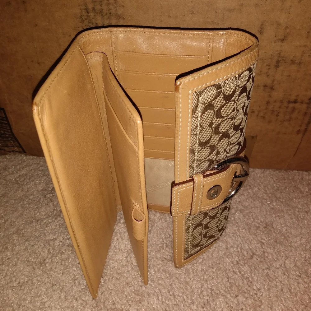 Coach Wallet - Picture 2 of 4